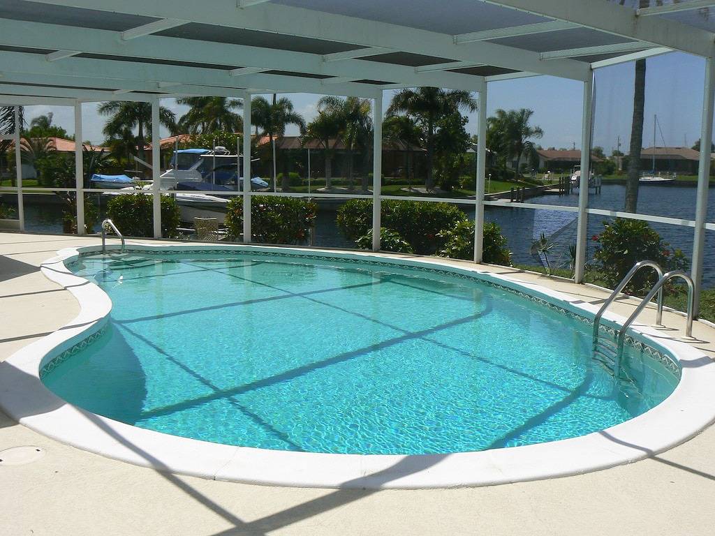 Sonnenliebhaber gesucht! Seien Sie den ganzen Tag und die ganze Nacht am Pool. Sommer-Specials! Buchen Sie noch heute in Punta Gorda Isles, Punta Gorda
