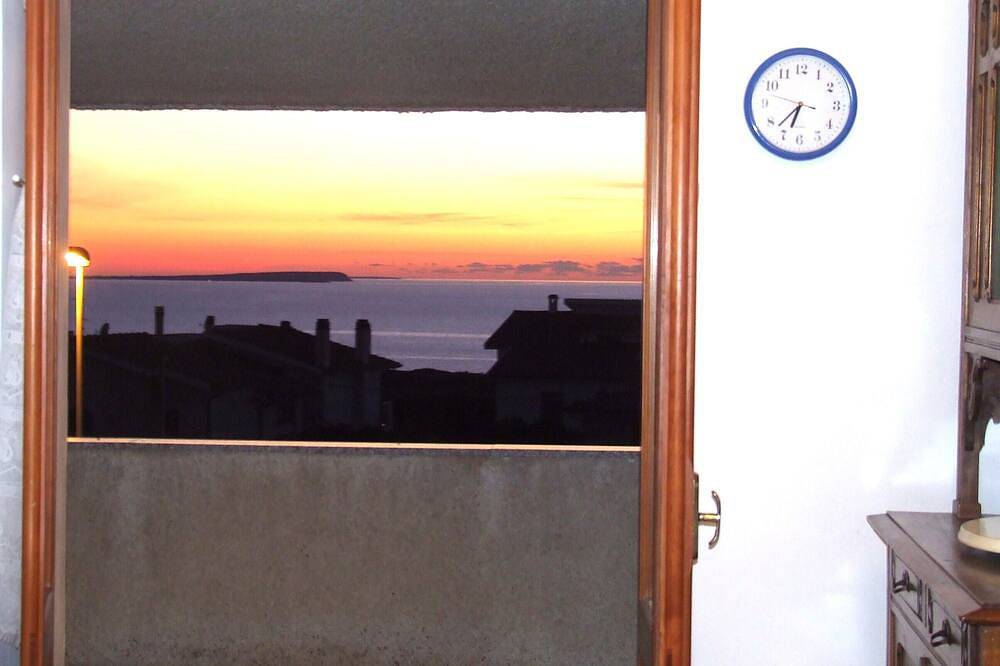 Haus Mit Großem Garten Und Herrlichen Aussicht Über Die Meer Und Berge in Santa Caterina di Pittinuri, Cuglieri
