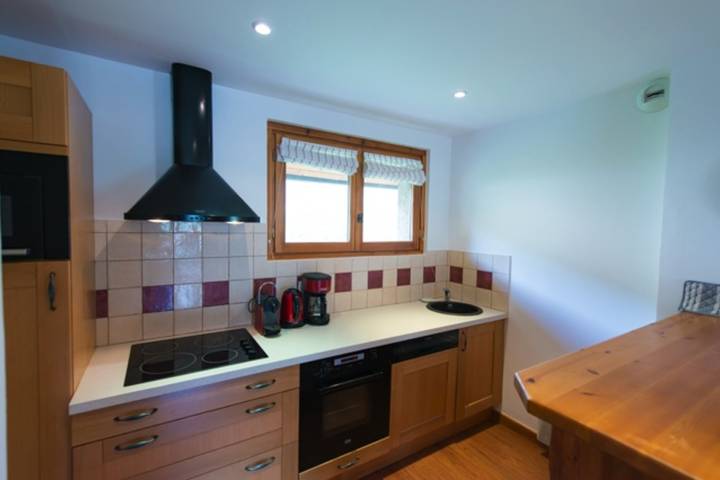 Entire apartment, Apartment for 8 people with terrace & view in Briançon, Serre Chevalier