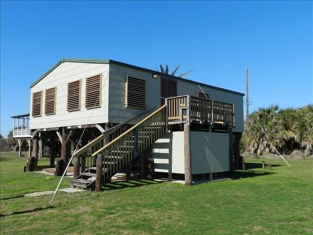 Palm Beach afforable Fun Getaway! Near Pirates Beach in Galveston Island, Galveston