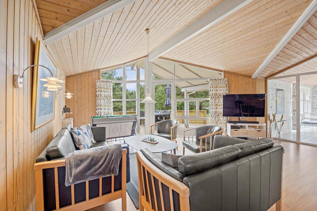 Poolhaus für 10 Personen mit eigenem Wellnessbereich in Sønderstrand, Tagholm