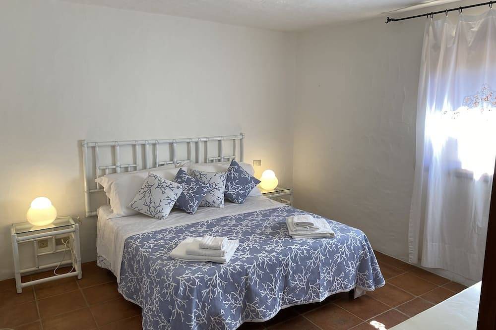Domus Olivarum-Costa Smeralda  New! 7 guest, 3 room, 2 bathroom, 2 Pk, Wifi A/C in Cala di Volpe, Arzachena