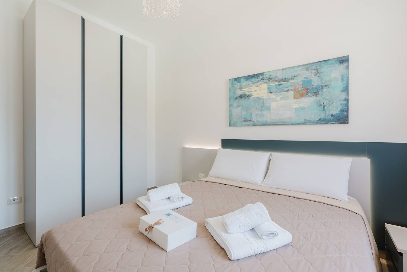 Apartamento entero, Apartamento 'Mareluce' con vistas a la montaña, Wi-Fi, aire acondicionado y piscina compartida in Balestrate, Provincia de Palermo