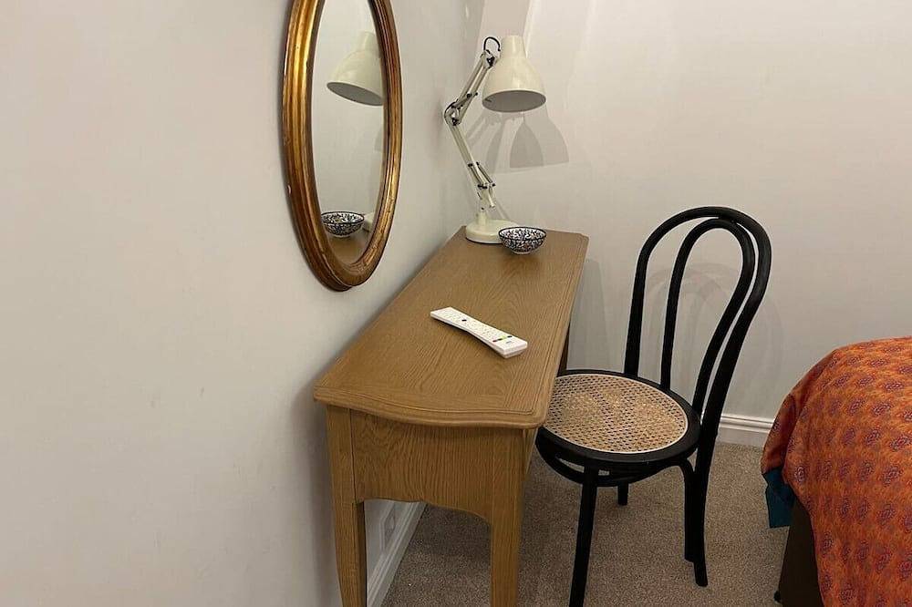 Artists’ Loft near Hornbeam Park,Artists’ Cottages in North Yorkshire