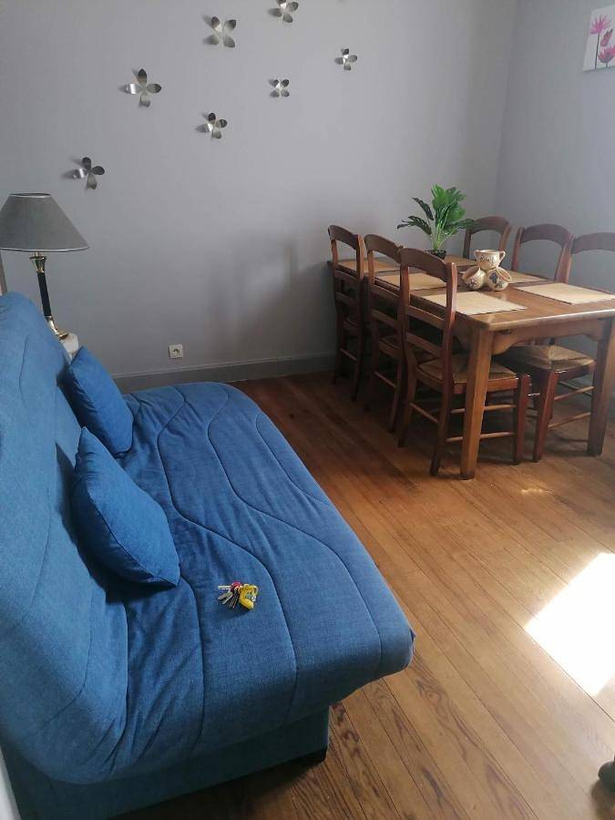 Gîte pour 8 personnes, avec balcon à Castéra-Verduzan - 4