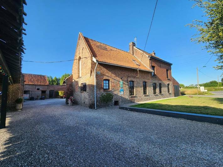 Location de vacances pour 2 personnes, avec jardin ainsi que terrasse et vue à Verlinghem