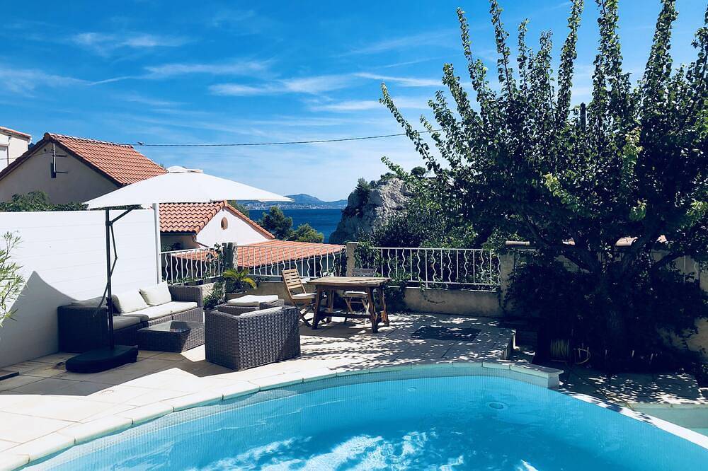 Appartement entier, Calanque de Niolon : Loft piscine vue mer in Niolon, Le Rove