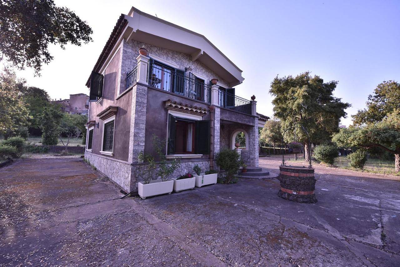 Villa with Garden View in Viagrande, Etna