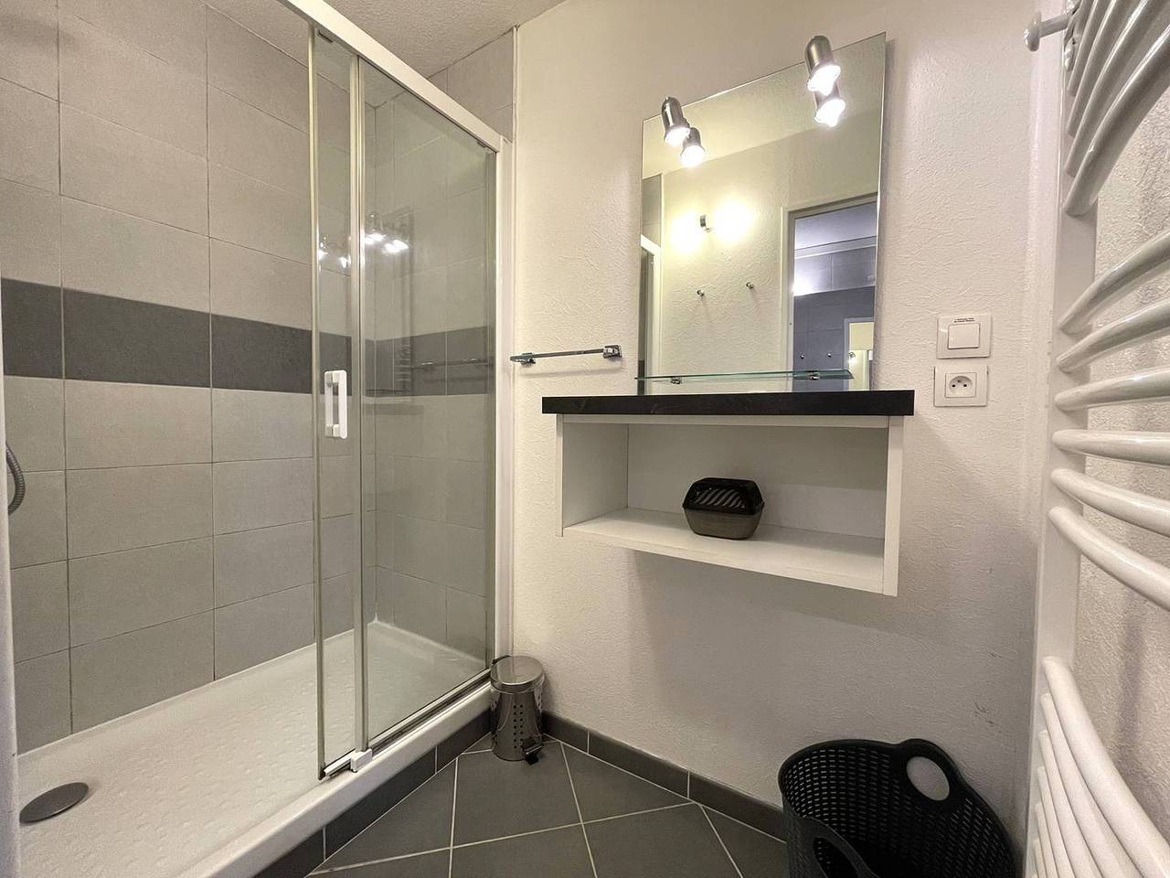 Apartamento entero, Well equipped apartment 500m from the beach and shops in Perros-Guirec in Perros-Guirec, Costa de granito rosa