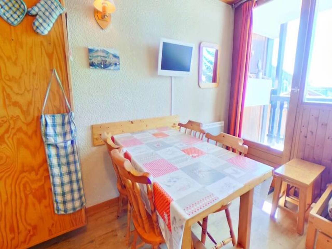 Entire apartment, Apartment in Resort Center with Balcony in Les Saisies, Albertville region