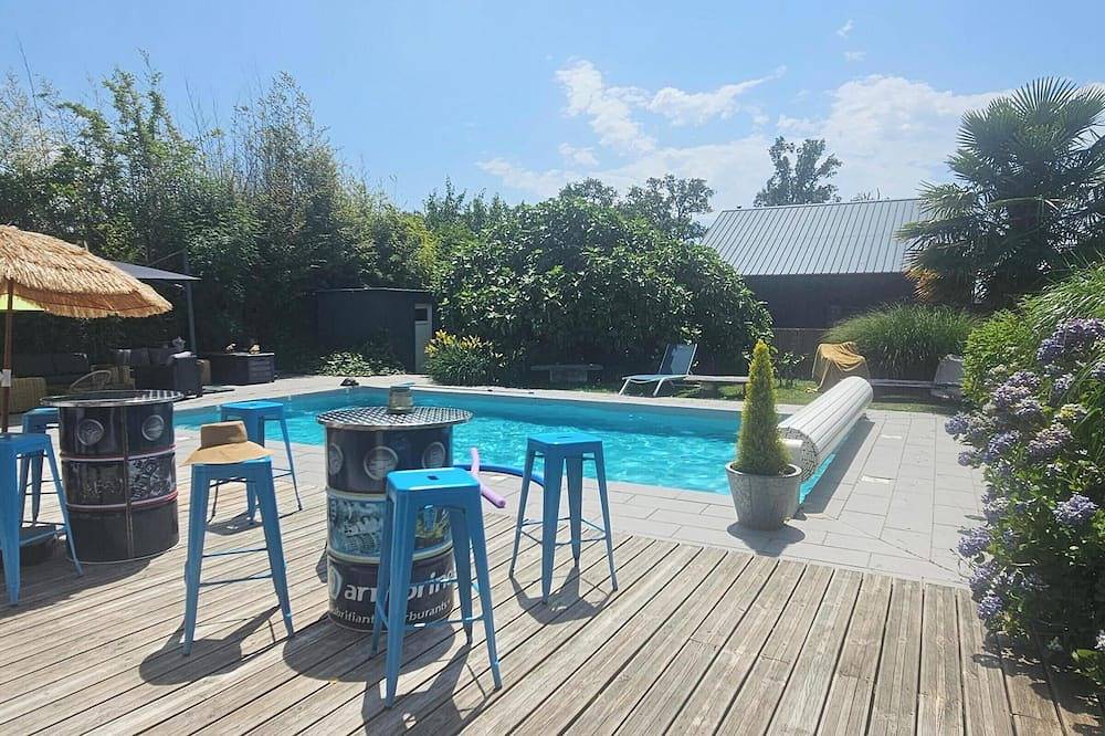 Villa with south-facing swimming pool, a haven of peace on the outskirts of Vannes and the Gulf. in Ploeren, Côte des Mégalithes