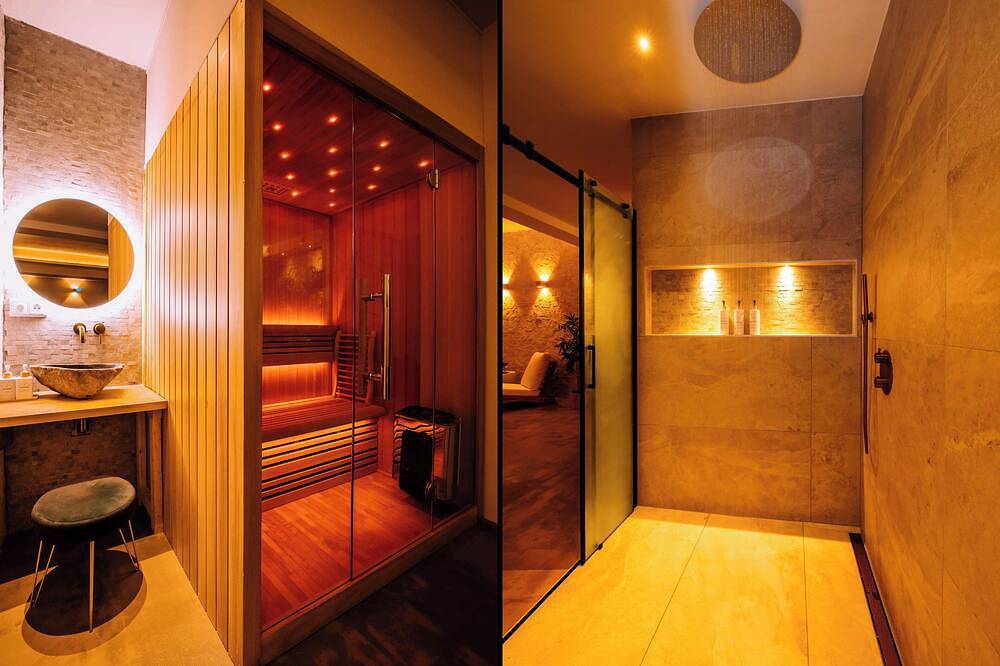 Romantic Suite with Sauna & Jacuzzi near Eindhoven City Centre in Eindhoven, North Brabant