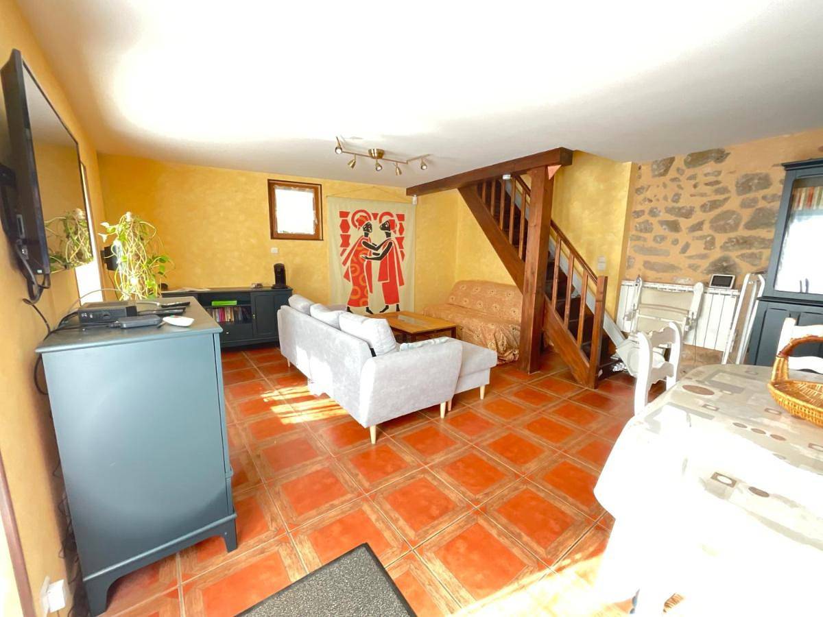 Gîte Les Colibris avec spa - 6 personnes in Saint-Gervazy, Région de Besse-et-Saint-Anastaise