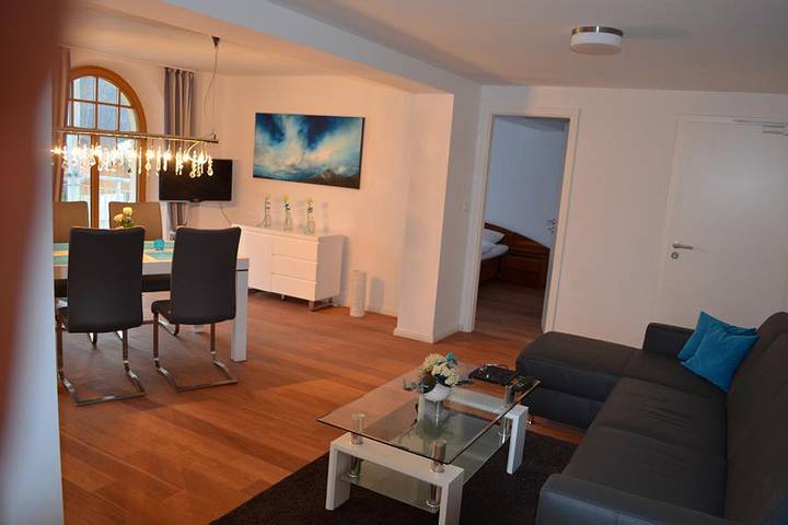 Ganze Ferienwohnung, Ferienwohnungen Haus Castello App7 - Ferienwohnung 65 qm separates Schlafzimmer und Balkon, App.7 in Kampenwand, Aschau im Chiemgau