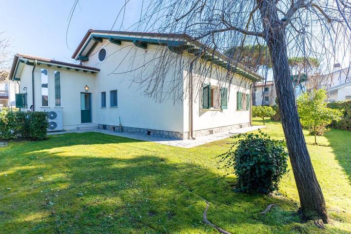 Villa voor 8 personen, met tuin in Forte dei Marmi