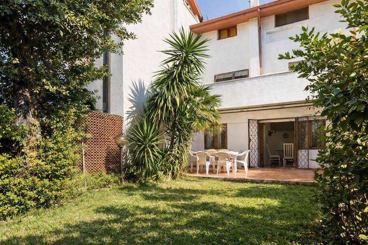 Villa per 13 persone, con Balcone e Terrazza nonché Giardino e Panorama a Fiumicino