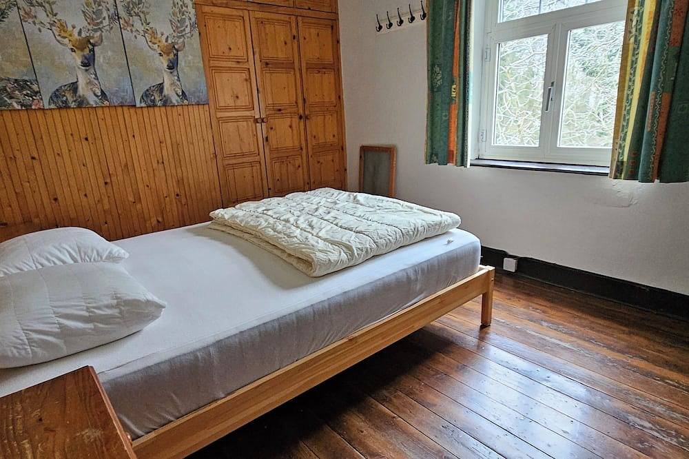 La Ferme du Crupet 15 Personen. Rustig Gelegen Midden in de Bossen in Hastière, Region Namur