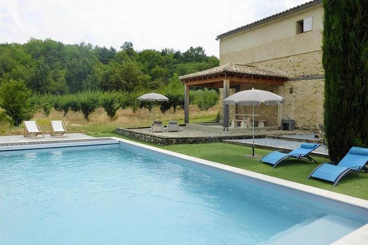 Appartement de vacances pour 2 personnes, avec jardin ainsi que balcon et piscine