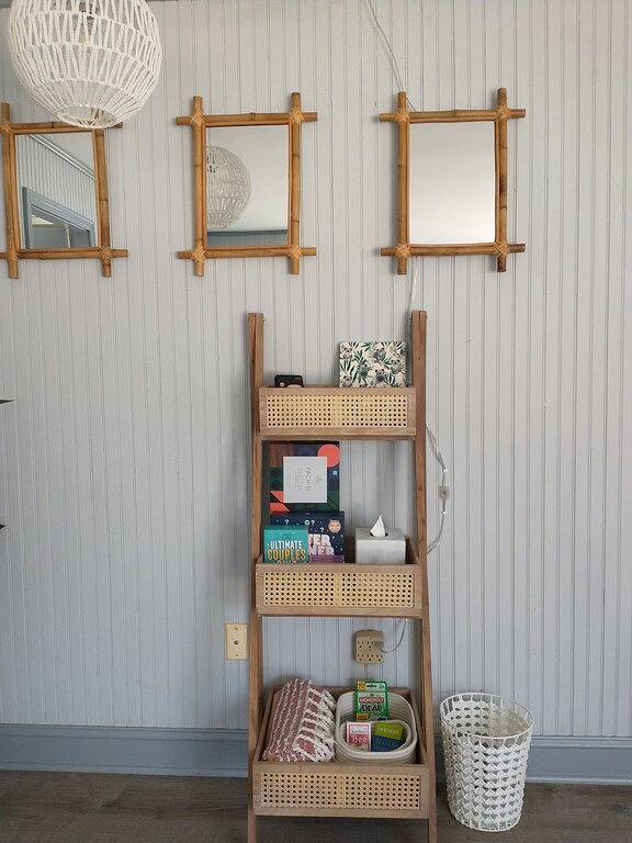 Private Heated Pool • Big 4Br for Families & Groups — 15 Min to Beach & Newport in Middletown, Newport County