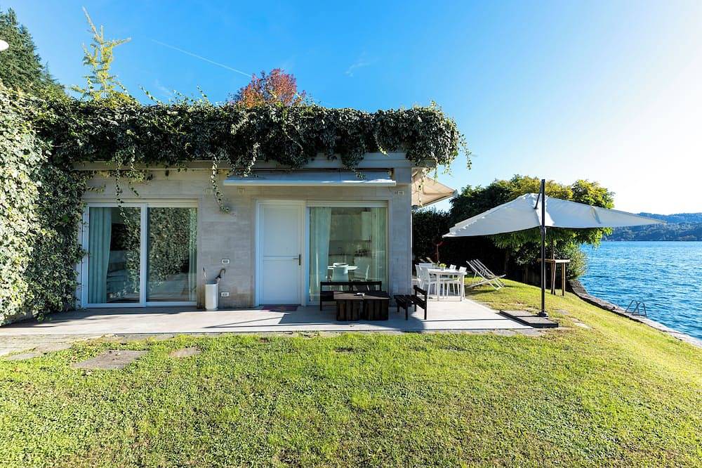 Villa Volpe Designcube in Lake Orta Waterfront in Orta San Giulio, Ortasee