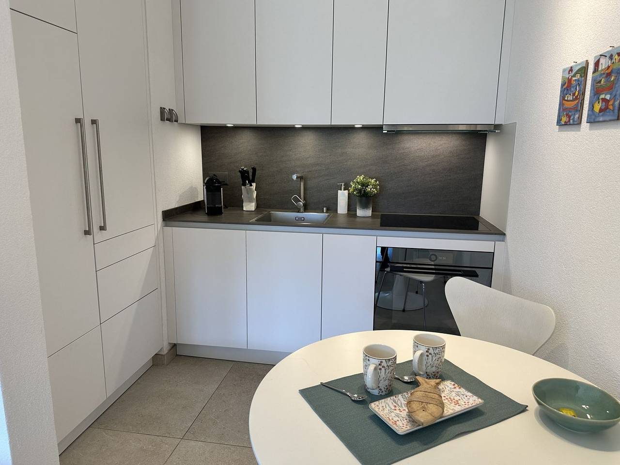 Ganze Wohnung, Appartement in Bestlage im Herzen von Locarno, mit Weitsicht auf den See und Hallenbad im Haus. in Muralto, Tessiner Alpen