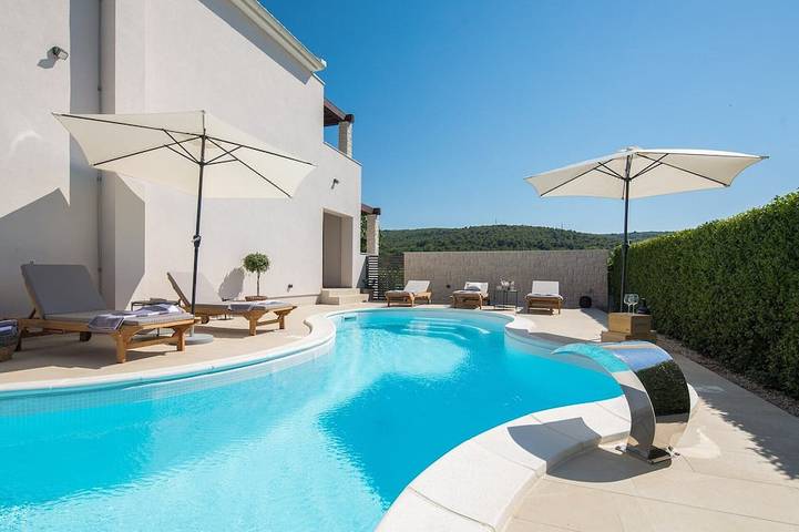 Chalet para 8 personas, con jardín además de jacuzzi y terraza - 1