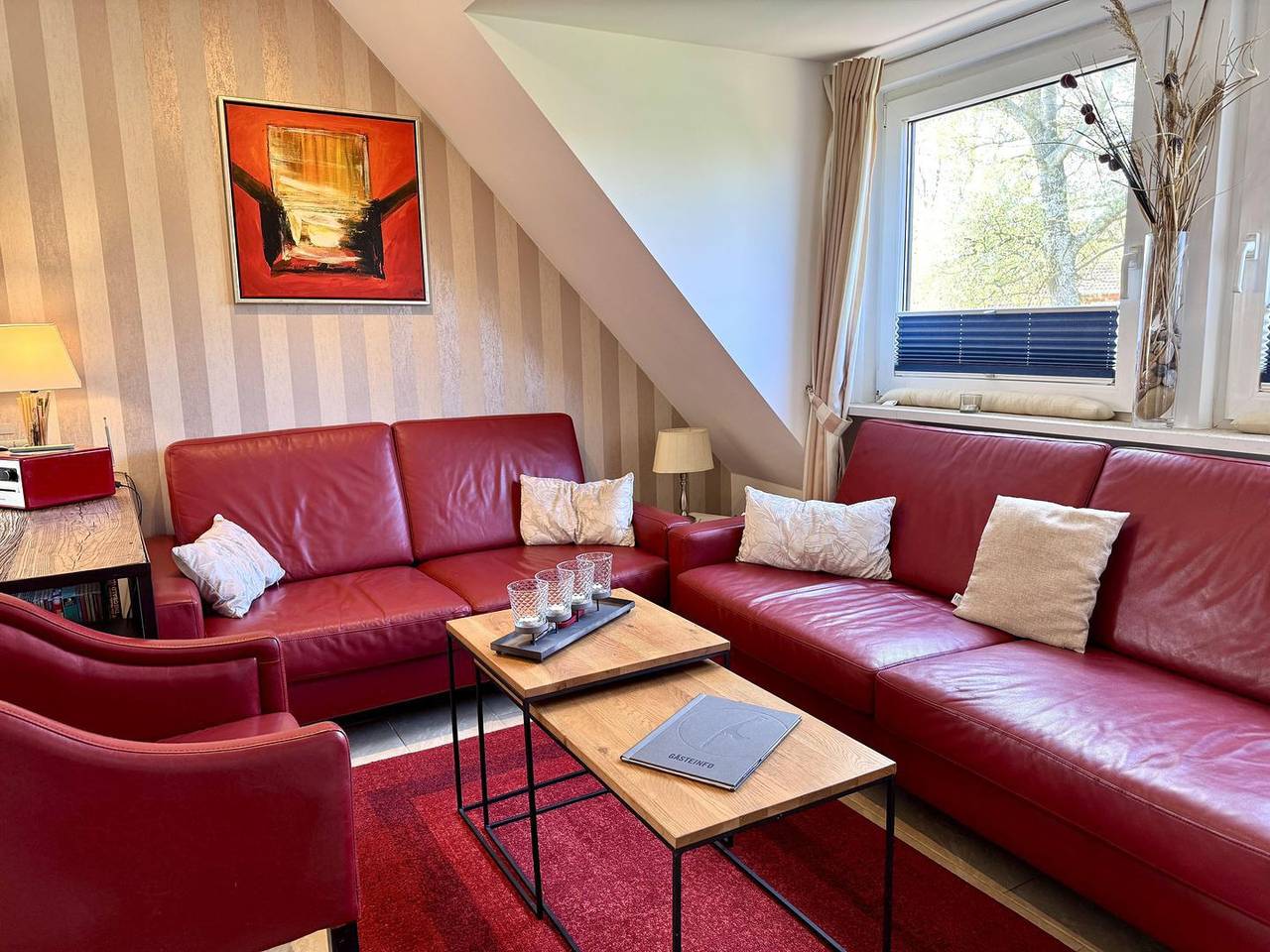 Ganze Wohnung, 4-Zimmer App. für 5 Pers. mit Terrasse, Pkw-Stellplatz, Wlan, Haustiere erlaubt. in Sylt (Gemeinde), Sylt
