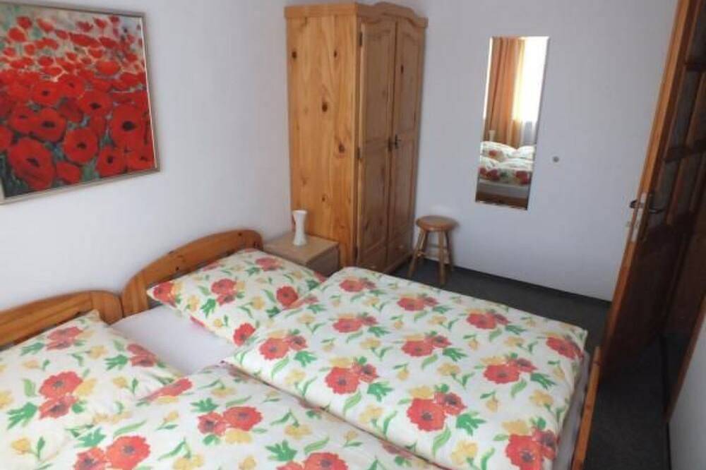 Ganze Wohnung, Appartement in Żarnowska mit Großem Garten in Żarnowska, Slowinzischer Nationalpark