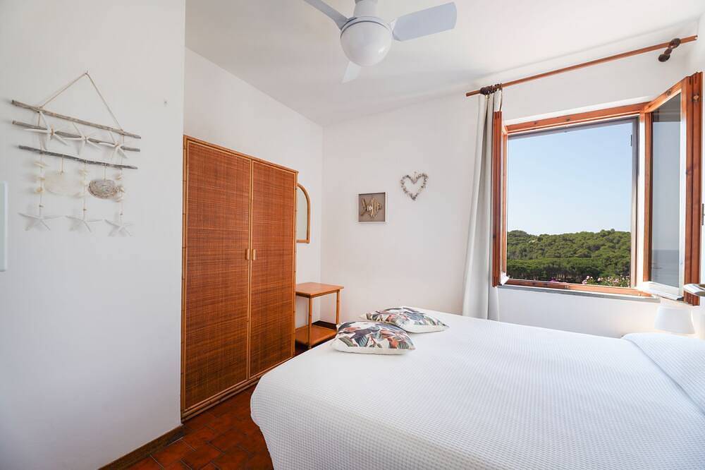 Appartamento intero, Bilocale Pianosa primo piano in Spiaggia Fetovaia, Campo nell'Elba