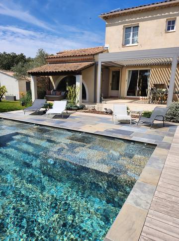 Chambre d’hôte pour 2 personnes, avec jacuzzi ainsi que jardin et piscine à Villeneuve-lès-Avignon