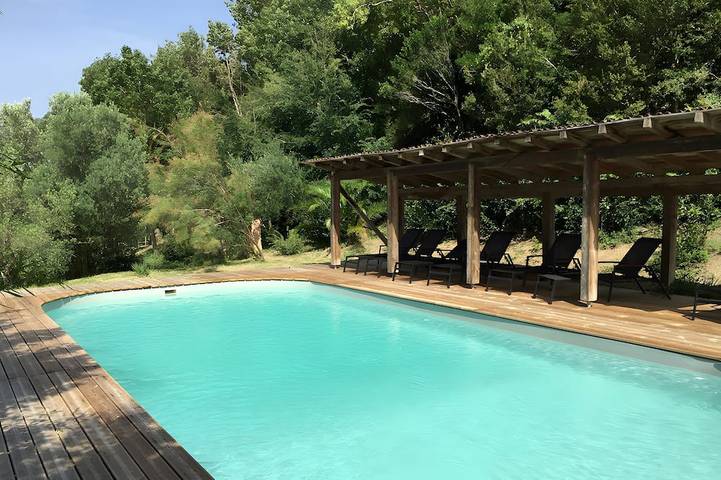 Location de vacances pour 6 personnes, avec jardin et piscine à Varennes (Haute-Garonne)