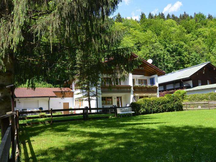 Ferienwohnung für 6 Personen, mit Balkon und Garten, kinderfreundlich am Königssee