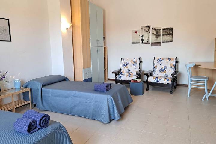 Appartement entier, 100 sqm apartment in South Sardinia Capoterra. Sea nature and sunshine all year round. in Capoterra, Province de Cagliari