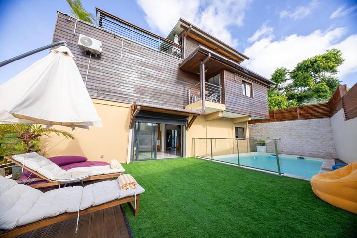 Gîte pour 3 personnes, avec jacuzzi et piscine, animaux acceptés dans Chirongui - 2