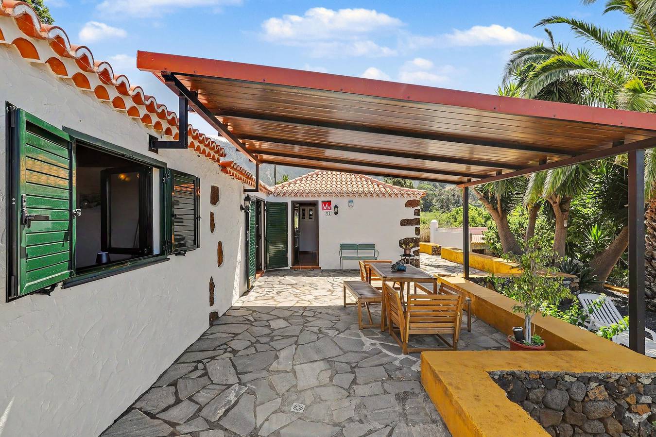 Geheel appartement, Appartement 'Tocando El Cielo' met Uitzicht op de Bergen, Privéterras en Wi-Fi in El Paso, La Palma Zuid