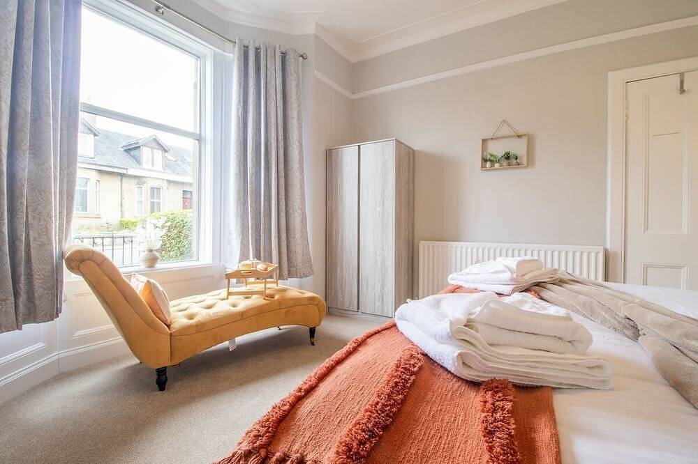 Modern 3 bed house in central Airdrie in Nord Lanarkshire
