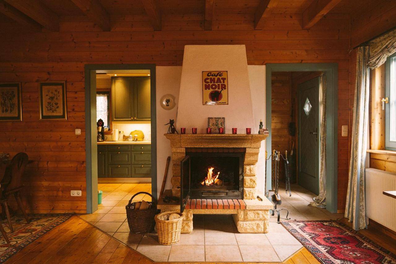 Malerisches Holzhaus "Coco" mit Kamin, Sauna und eigenem Garten in Kleinfischlingen, Südliche Weinstraße