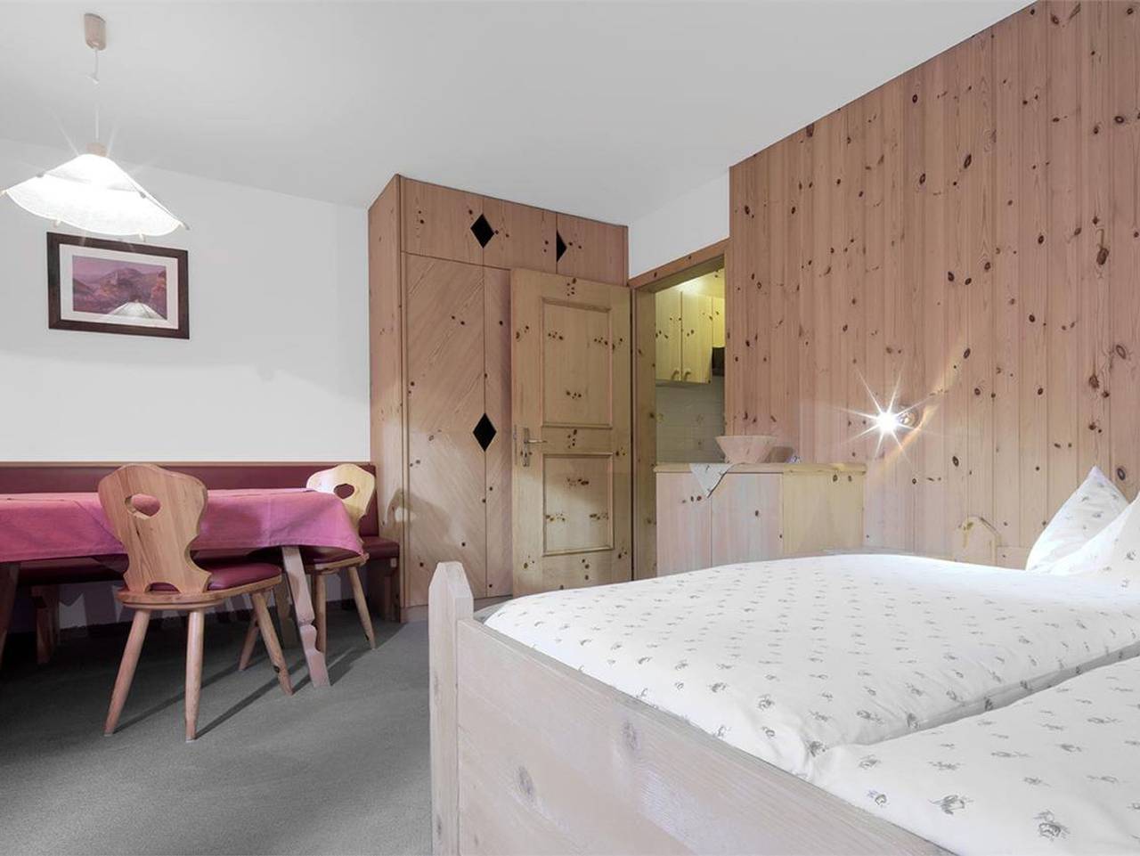 Ganze Ferienwohnung, Residence Dolomieu - Wohnung für 2 Personen in San Cassiano, Abtei