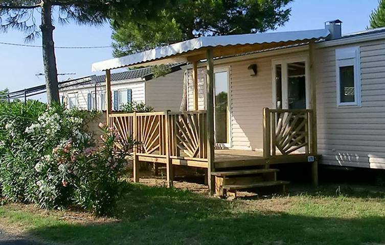 Camping pour 6 personnes, avec bassin pour enfant ainsi que terrasse et piscine dans Haute-Garonne - 4