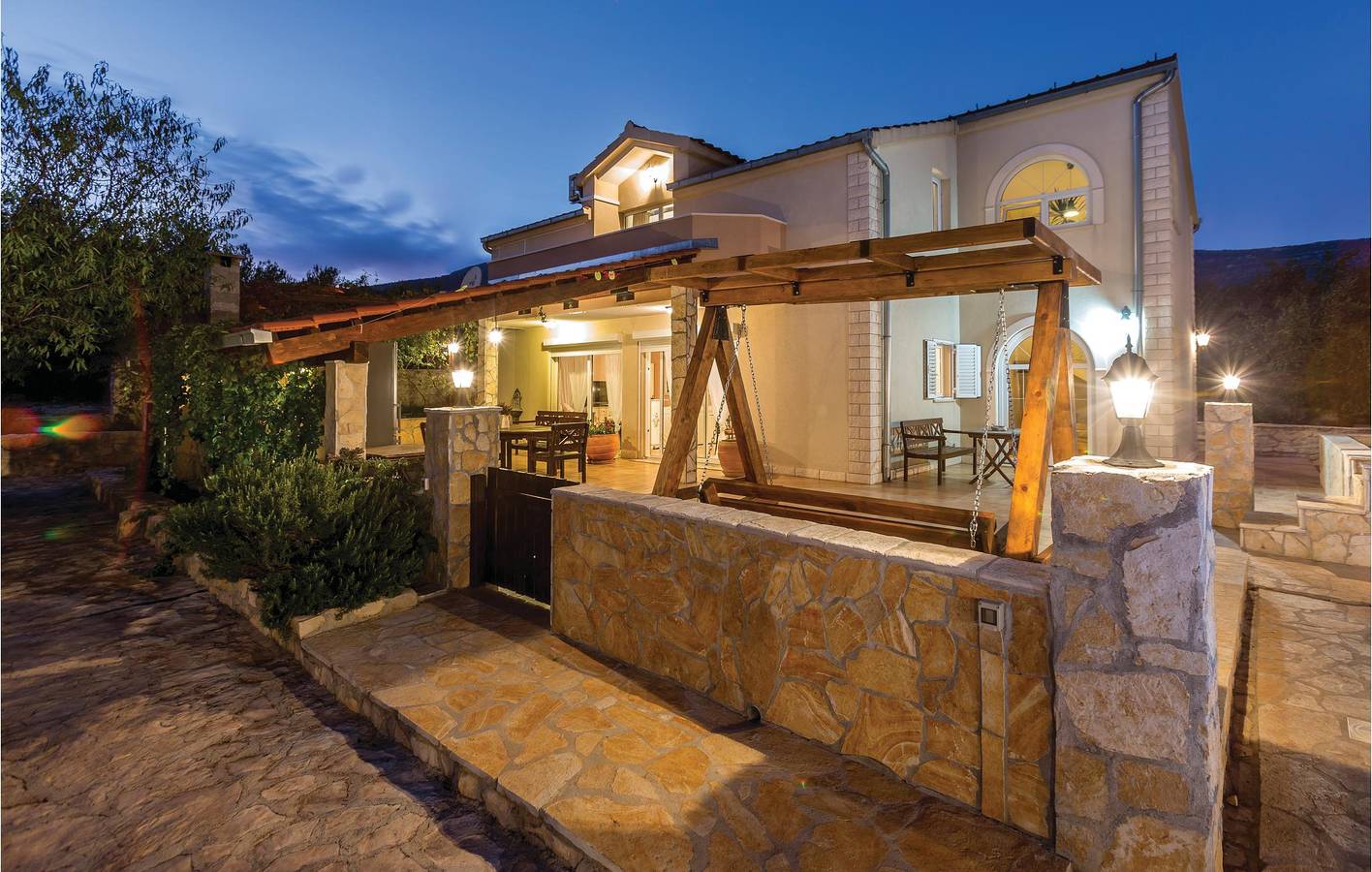 Ferienhaus für 8 Personen mit Terrasse in Kastel Novi, Kaštela