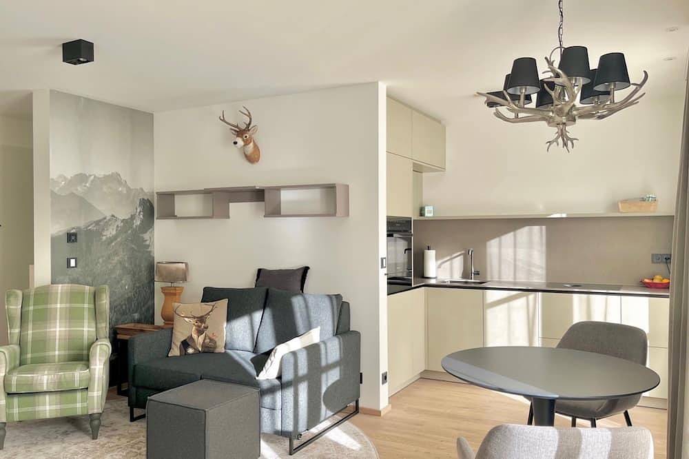 Entire apartment, Bergliebe am Tegernsee: central, for 2, upscale, south-facing terrace, sauna, underground parking, near the lake in Rottach-Egern, Bavarian Alps