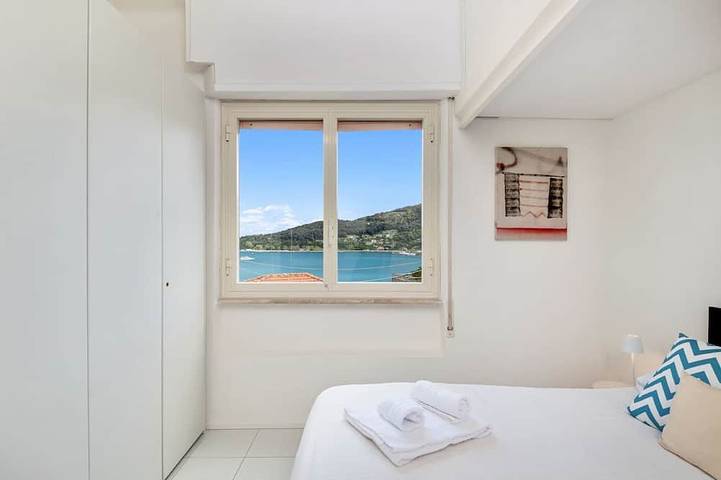 Appartamento intero, [Portoseaview] Terrace+A/C in Spiaggia di Arenella, Comune di Porto Venere
