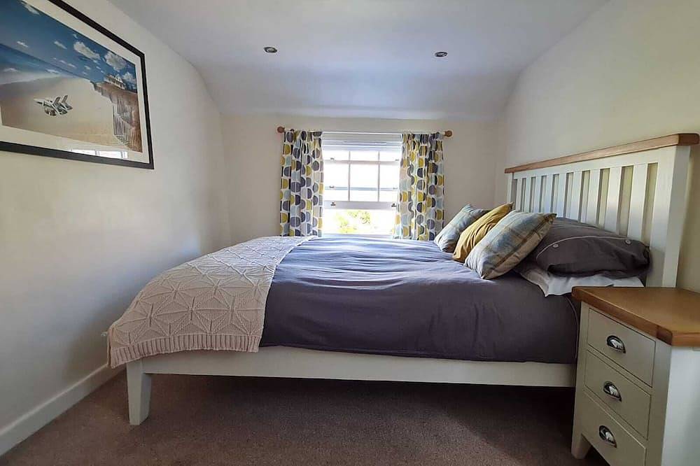 Cornish Cottage with large enclosed garden, close to Beaches in Portscatho, Cornwall