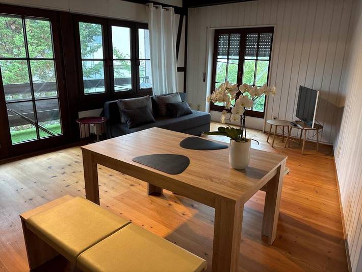 Ferienwohnung für 5 Personen, mit Balkon und Ausblick in Dettingen an der Erms