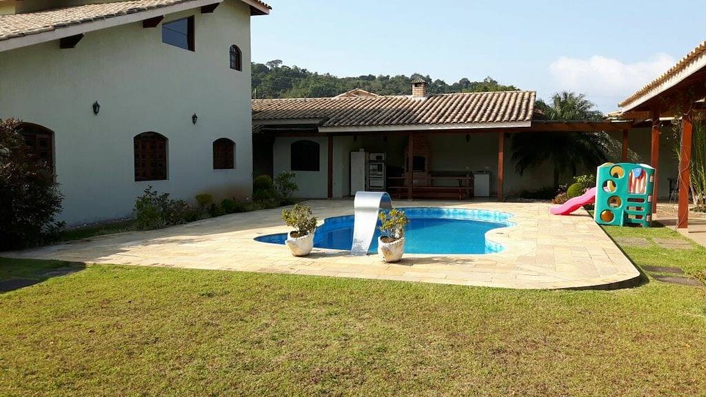 5 Schlafzimmer Haus. Cond. Mit Pool geschlossen in Caraguatatuba, Região Metropolitana do Vale do Paraíba e Litoral Norte