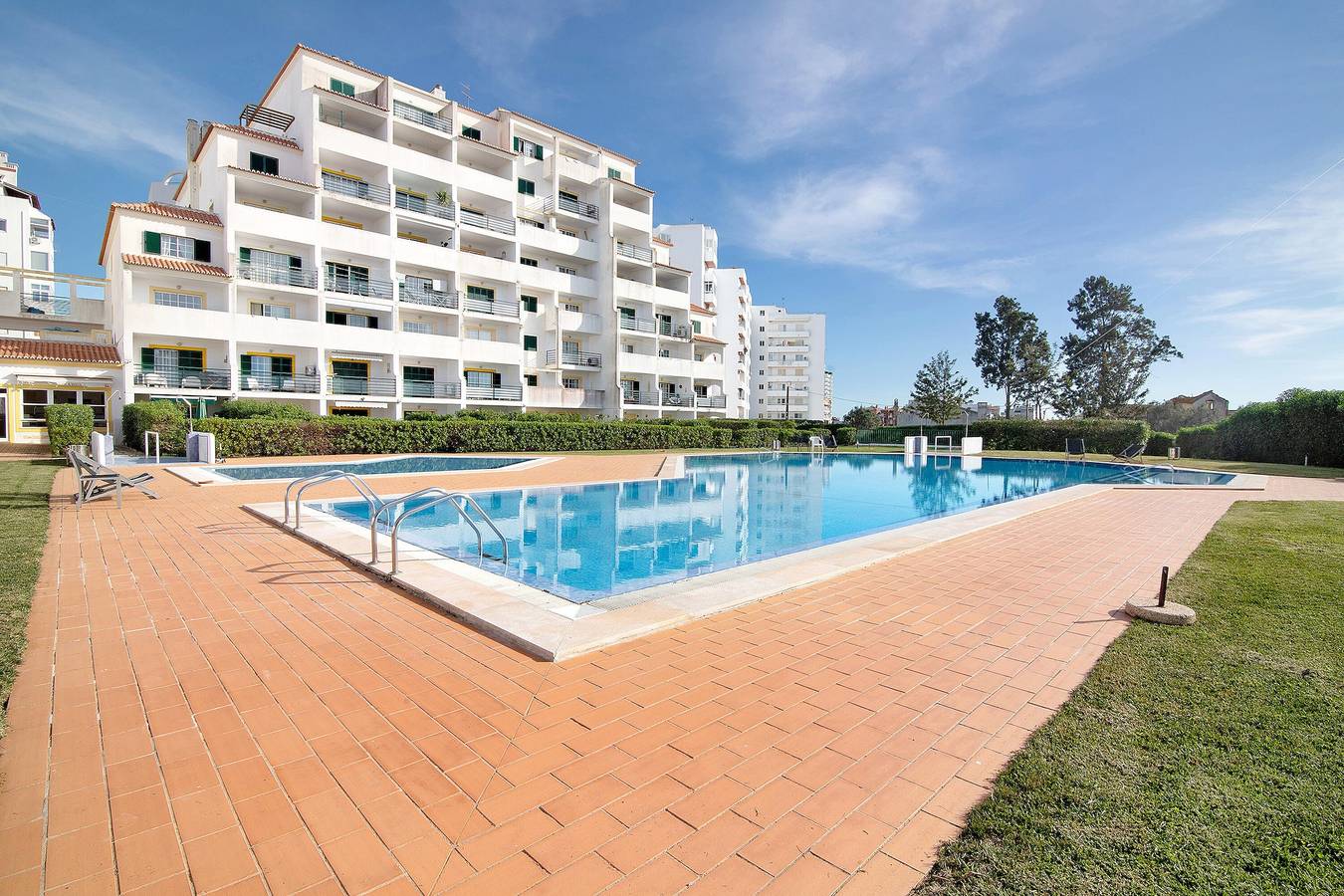 Apartamento inteiro, Apartamento 'Apartamento Mar A Vista' com vista para o mar, Wi-Fi e ar condicionado in Praia da Rocha, Portimão