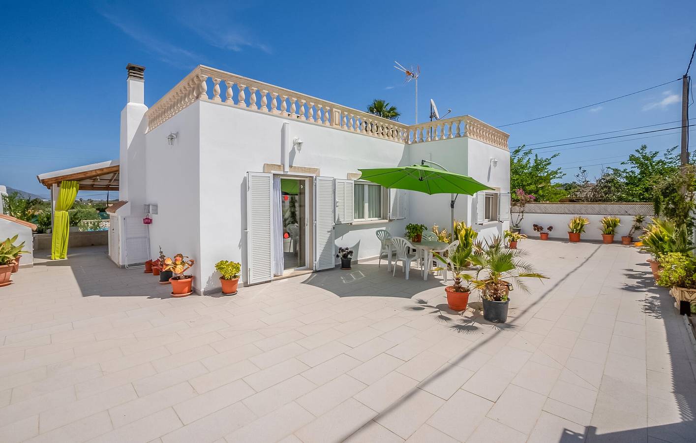 Apartamento con terraza junto a la piscina, Muro - 2.5km in Muro, Mallorca Norte