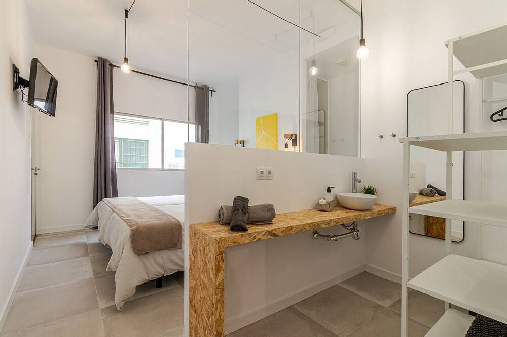 Flatguest Paez Suites + Beach + Wifi in Las Palmas de Gran Canaria Centre, Las Palmas de Gran Canaria
