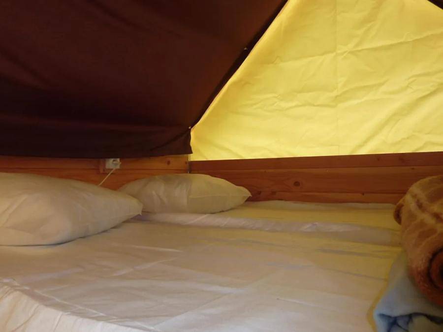 Camping du Lac de Cormoranche - Tente 2 personnes - bivouac perché (sanitaires communs du camping) in Cormoranche-sur-Saône, Région de Bourg-en-Bresse