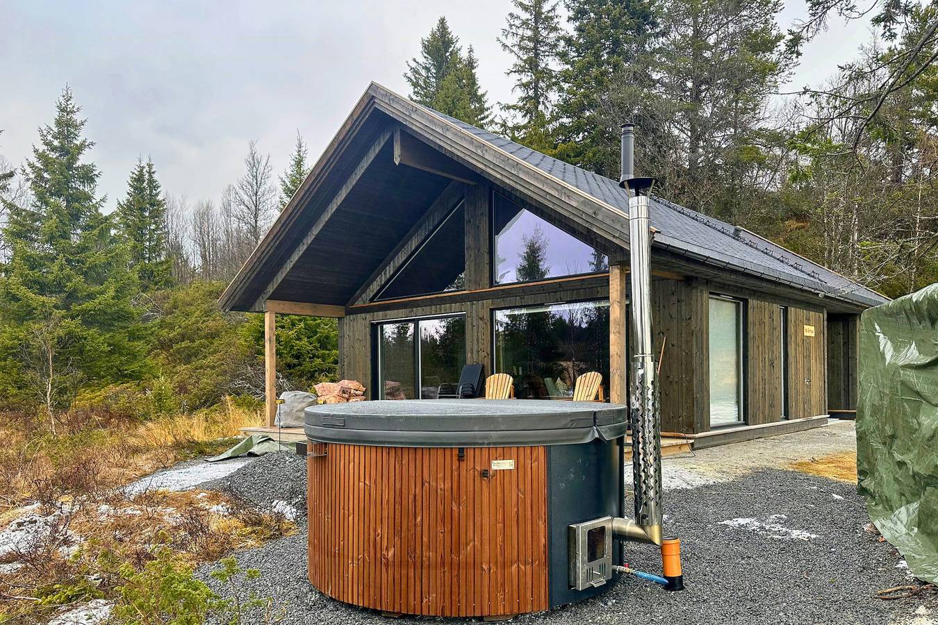 Moderne Hochgebirgshütte bei Syningtoppen in Ål